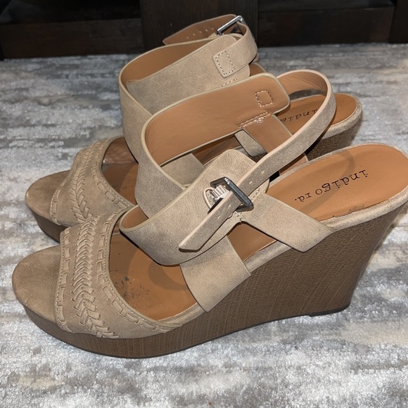 Indigo Rd. Wedges - Picture 3 of 4